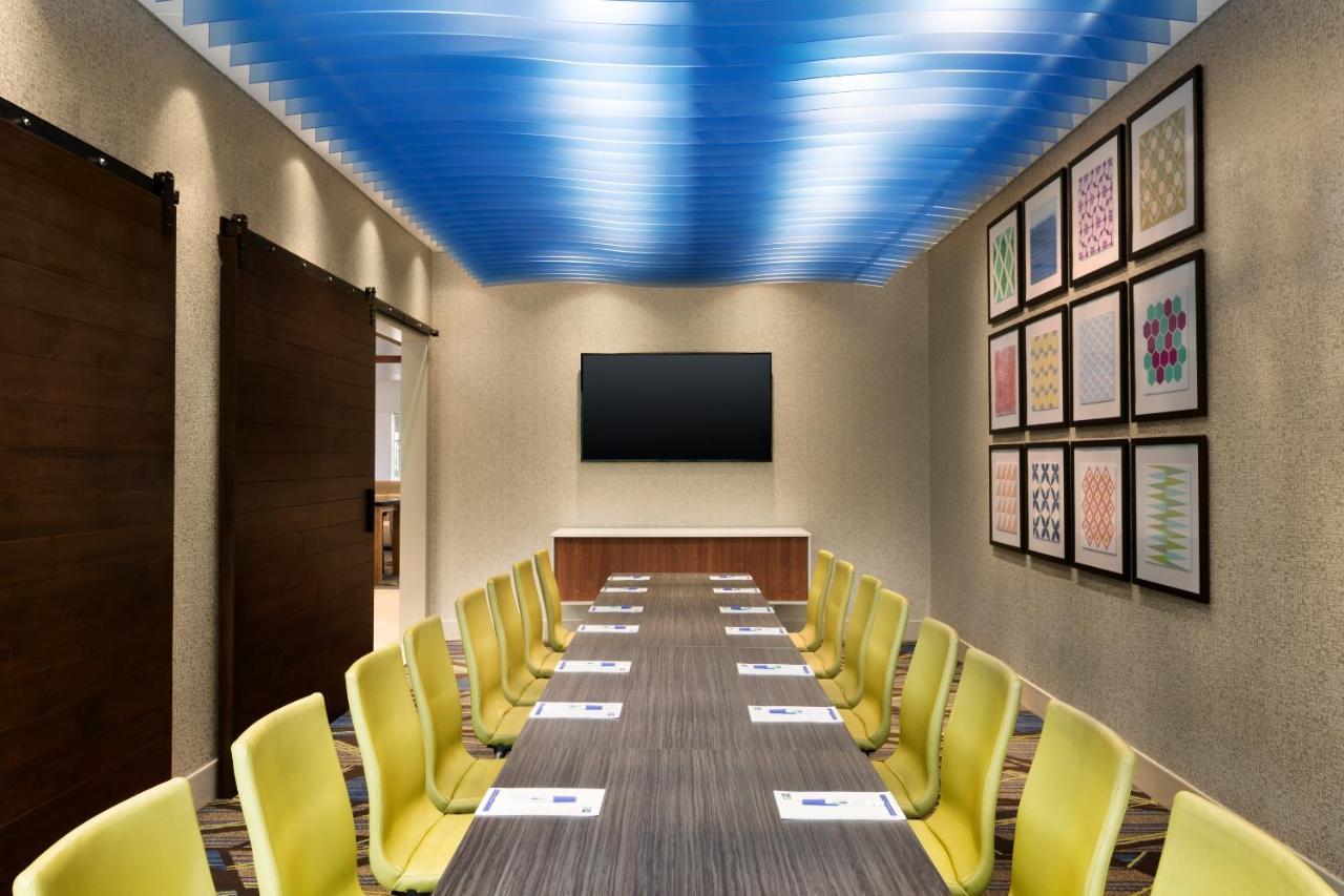 Holiday Inn Express & Suites - Milwaukee West Allis By Ihg Exteriér fotografie