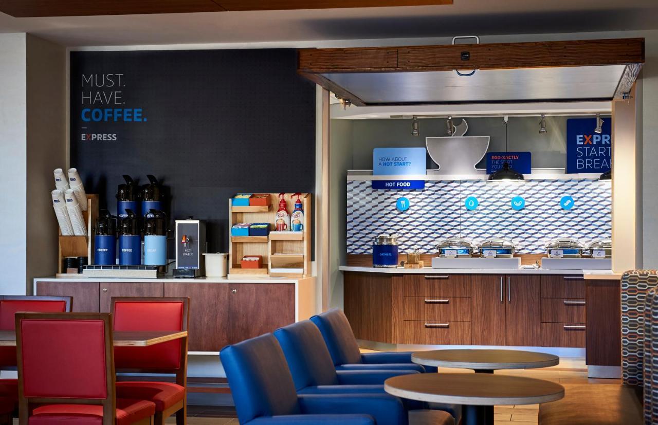 Holiday Inn Express & Suites - Milwaukee West Allis By Ihg Exteriér fotografie