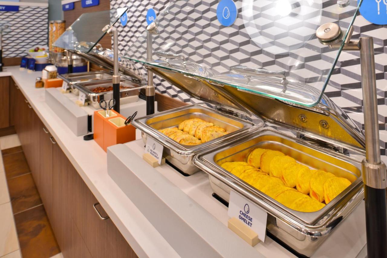 Holiday Inn Express & Suites - Milwaukee West Allis By Ihg Exteriér fotografie