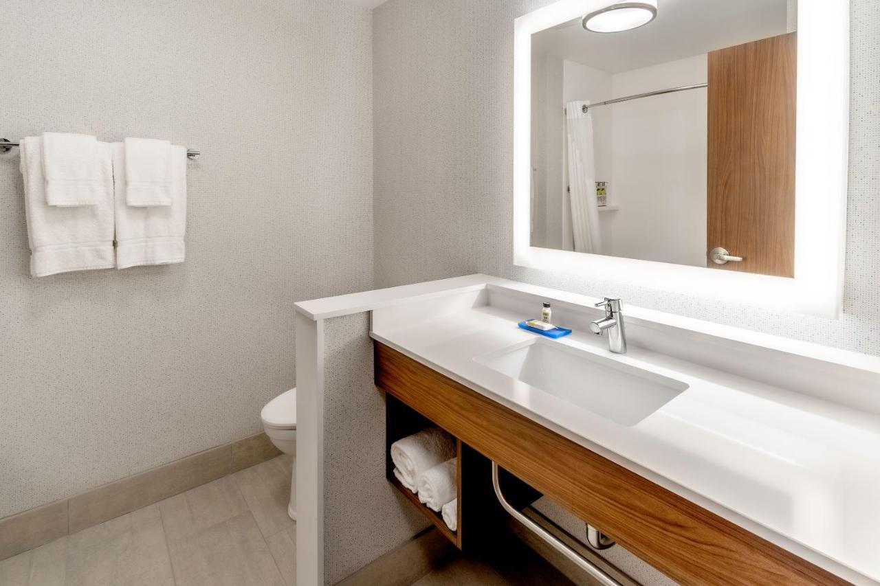 Holiday Inn Express & Suites - Milwaukee West Allis By Ihg Exteriér fotografie